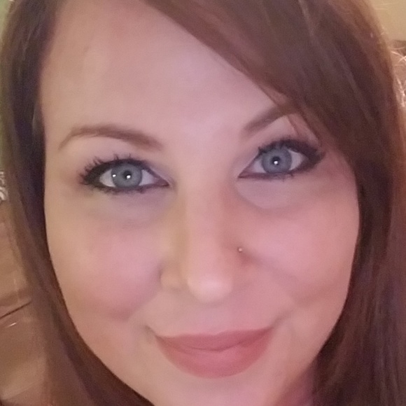 Meet your Posher, Christie - Picture 1 of 1